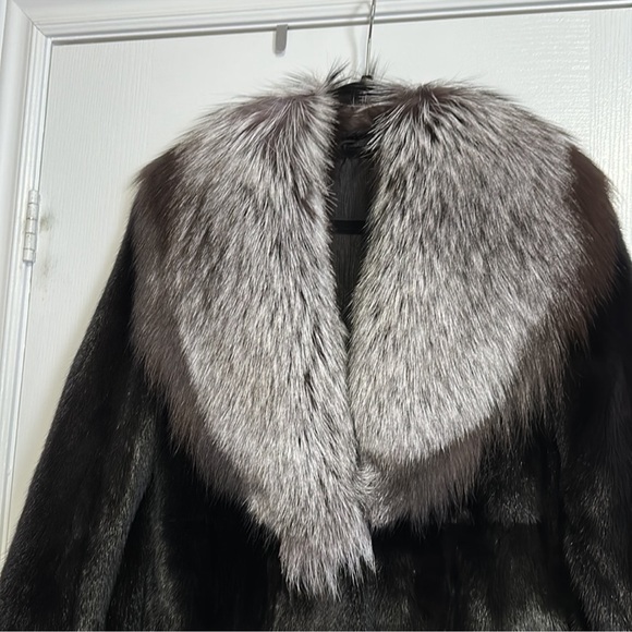 Mink Fur Coat - Picture 4 of 11